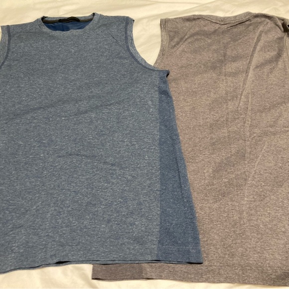 Two size medium Mens new yoga tank tops - Picture 2 of 3